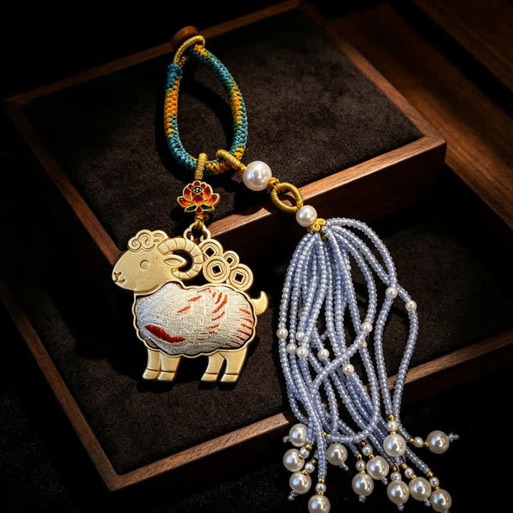 Buddha Stones Porte-clés pureté en brocart Song, lotus, chèvre, perle et pompon - Blanc - image 4