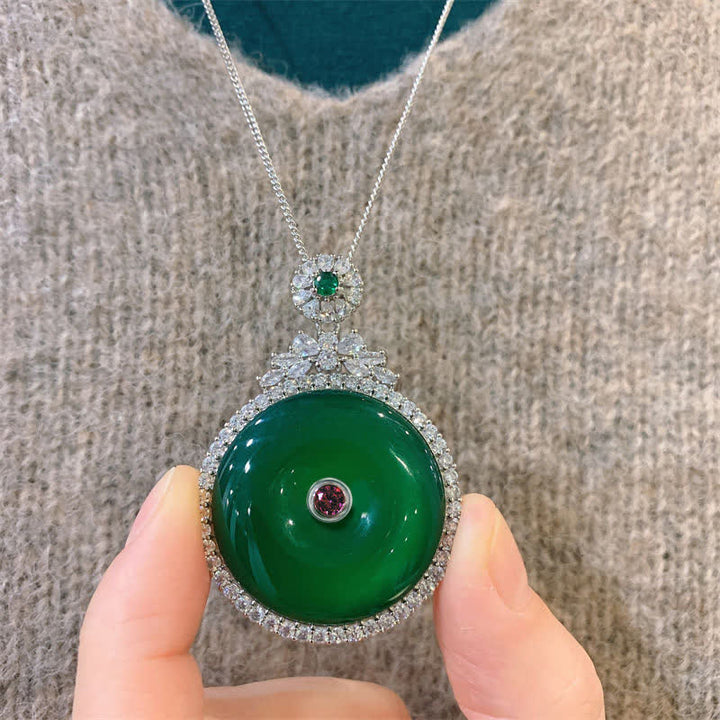 Collier avec pendentif rond en calcédoine verte et Buddha Stones - image 5