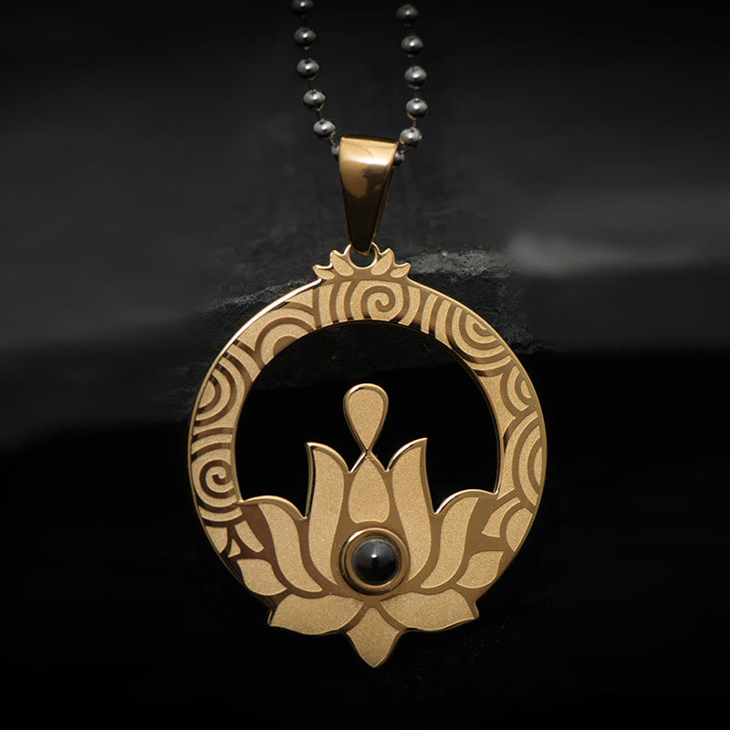 Collier pendentif mantra Shurangama avec projection d'illumination en acier titane et pierres de Buddha Stones Lotus
