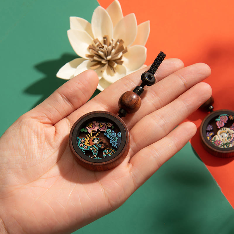 Porte-clés sculpté à la main en bois de rose avec Buddha Stones Année du Dragon Zodiaque chinois peint à la main