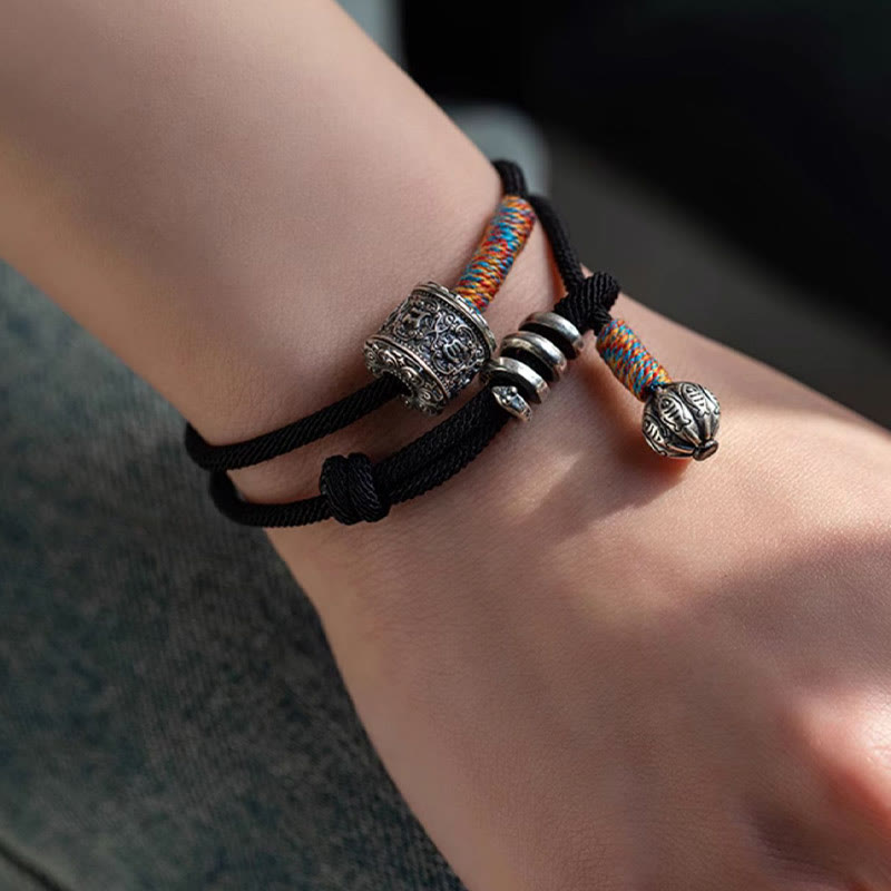 Bracelet double tour en amulette sculptée tibétain avec Buddha Stones Om Mani Padme Hum