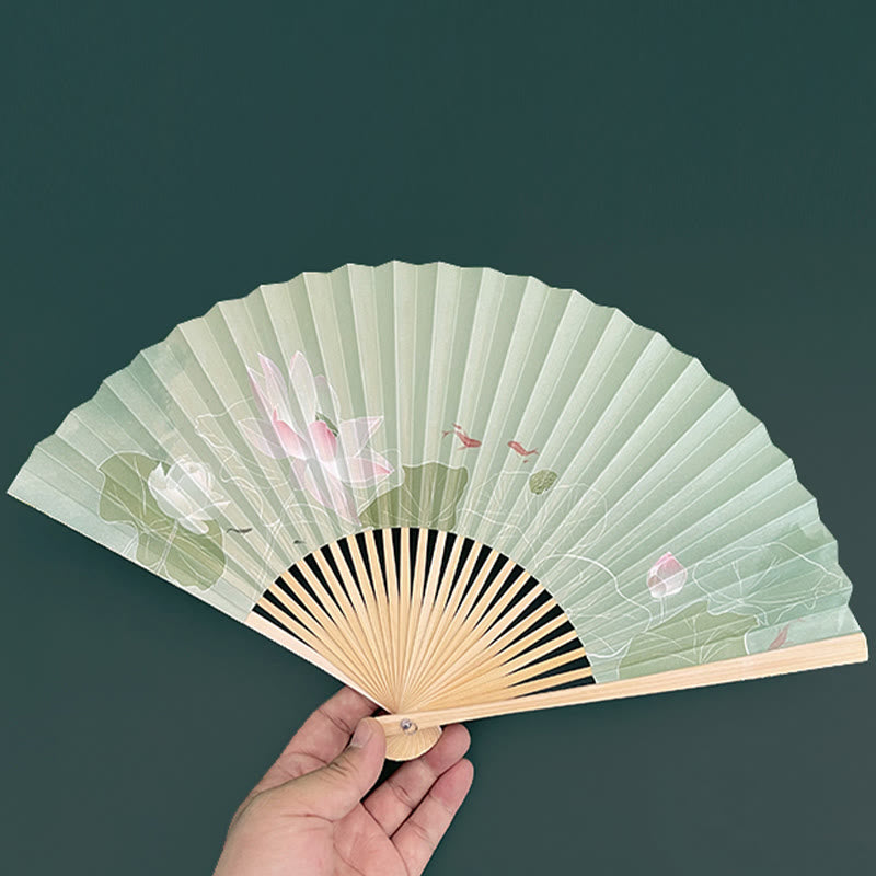 Éventail pliant en bambou et papier à main avec Buddha Stones, fleurs de lotus, feuilles, poisson koï