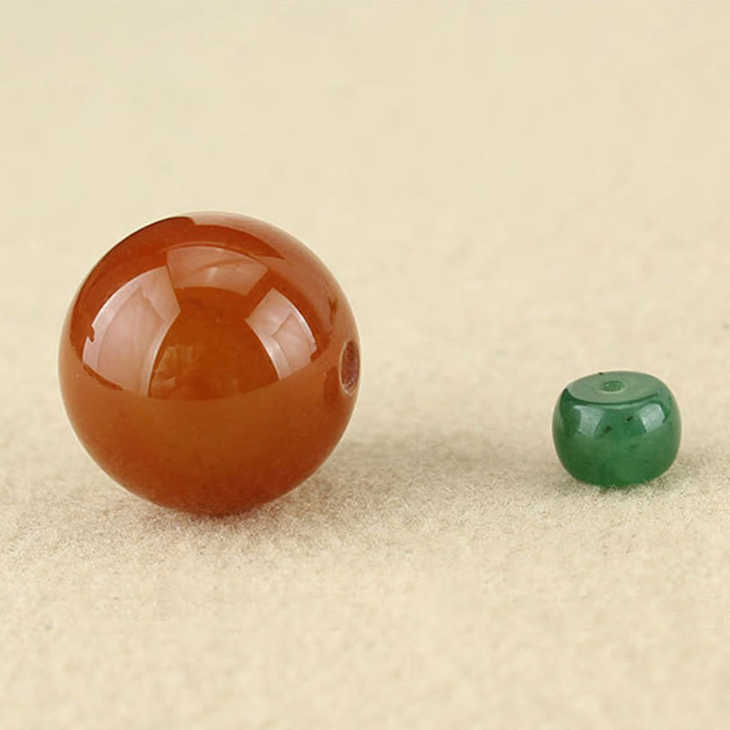 Collier pendentif en cuir avec perles de rocaille Bodhi vertes et Buddha Stones en agate rouge et aventurine verte