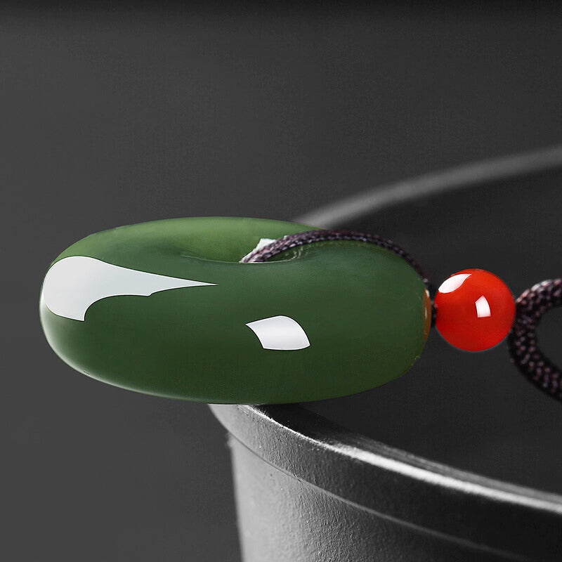 Collier avec pendentif en jade rond naturel et Buddha Stones, boucle de paix et de prospérité
