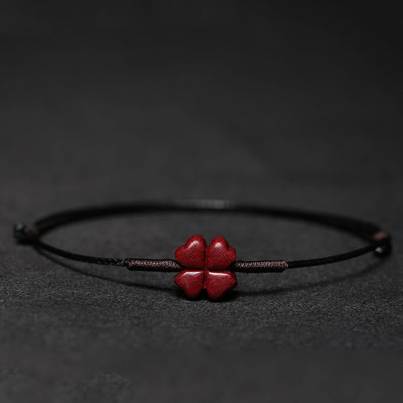 Bracelet tressé fait main en Buddha Stones avec fleur de prunier et trèfle à quatre feuilles PiXiu Lotus Koi Fish Cinabre Blessing