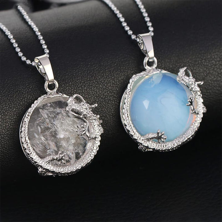 Collier pendentif en cristal de quartz naturel avec énergie de guérison et dragon chinois en Buddha Stones