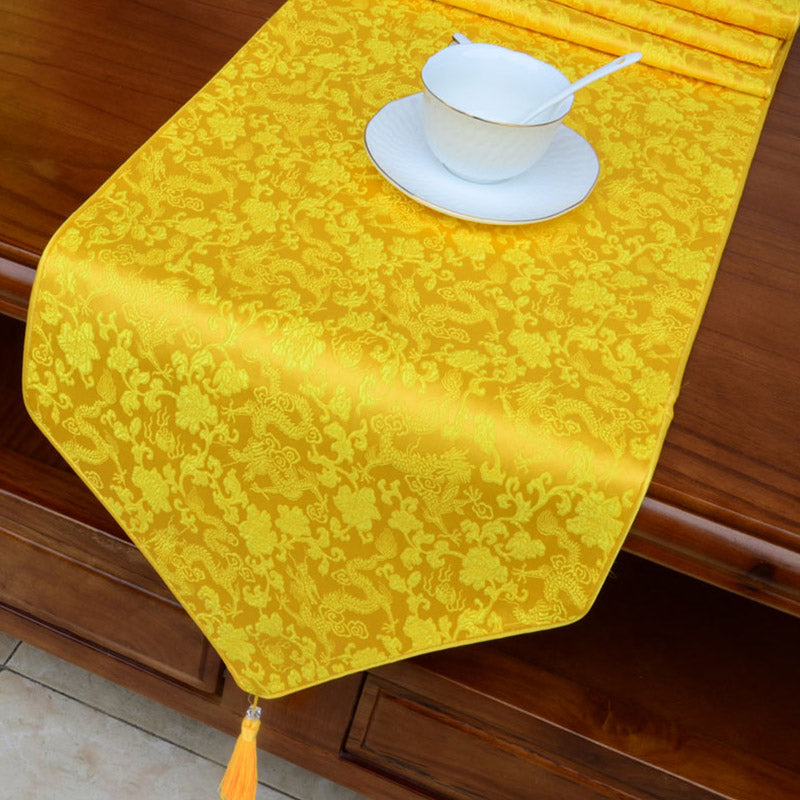 Chemin de table Jacquard à pompons avec motif de dragon Vajra et de fleurs d'autel de prière, symboles de bon augure tibétains