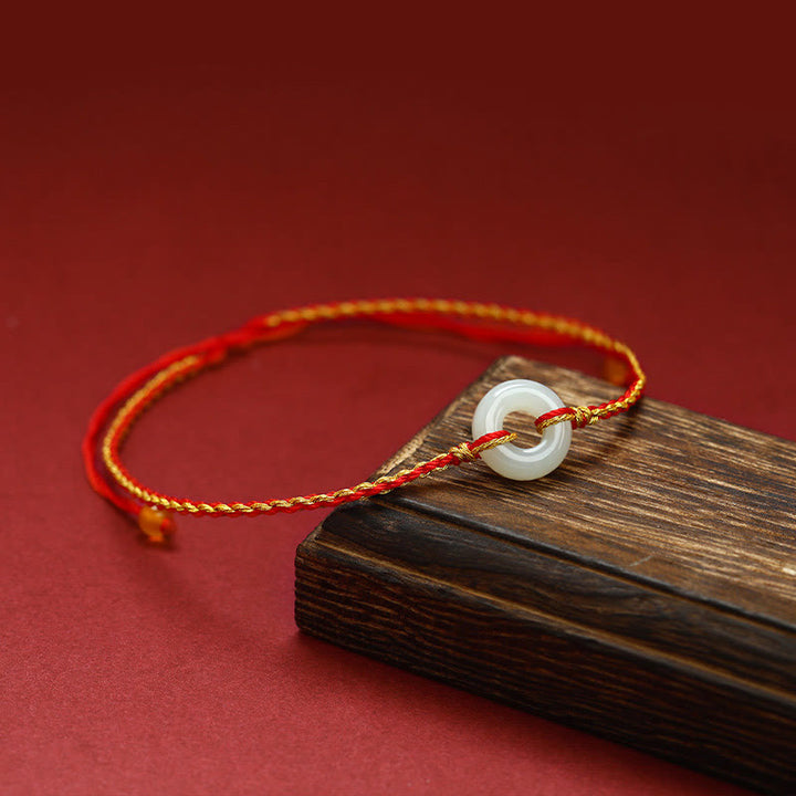 Bracelet de cheville tressé en jade avec boucle ronde de paix et de chance en Buddha Stones
