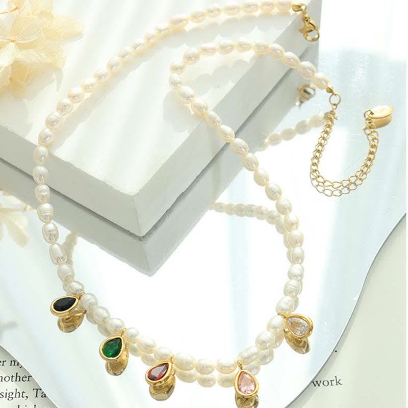 Collier avec pendentif en pierre de cristal de perle et pureté