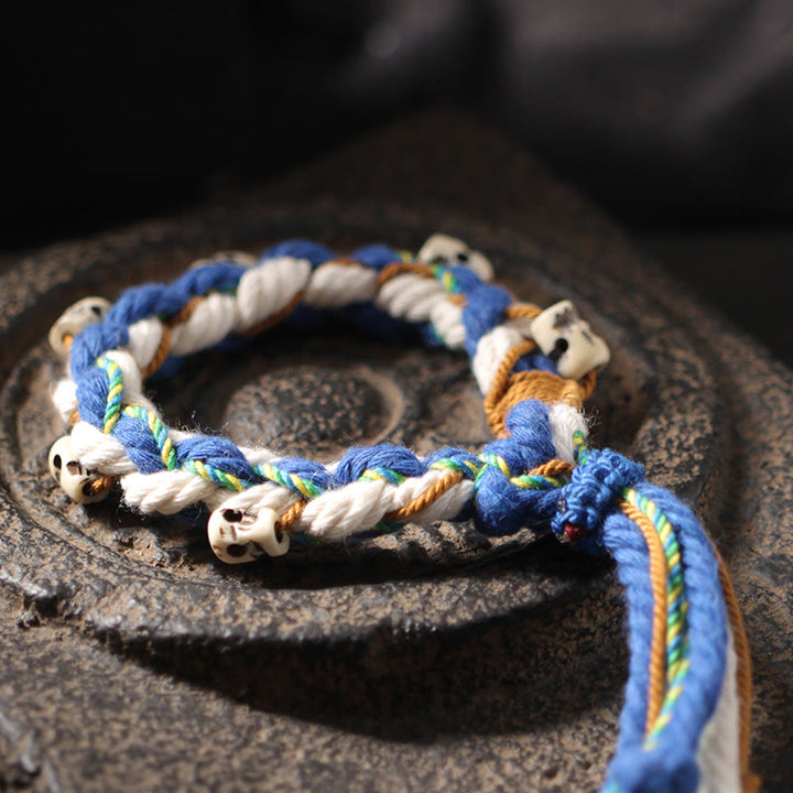 Bracelet porte-bonheur fait main en perles gravées de Buddha Stones Zakiram, déesse tibétaine de la richesse