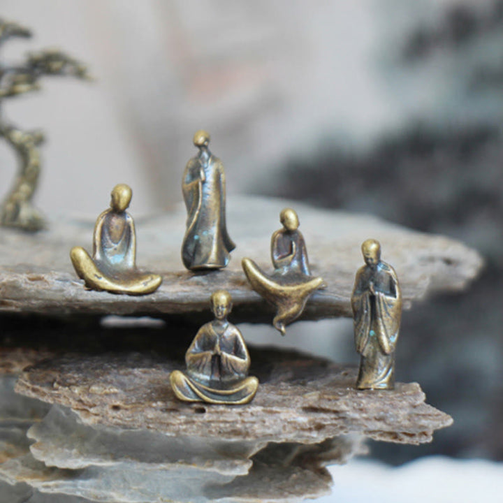 Buddha Stones Mini Bouddha de Méditation Moine en Métal Sérénité Décoration de la Maison