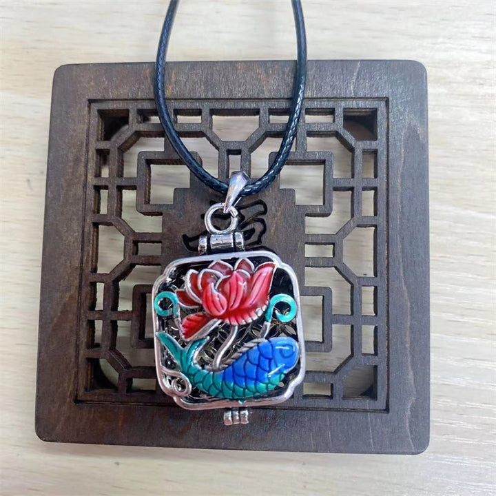Collier pendentif en forme de boîte de prière avec Buddha Stones, poisson Koi, lotus, pièces de cuivre, Luck Ghau - Poisson Koi Lotus et cordon en cuir - image 7