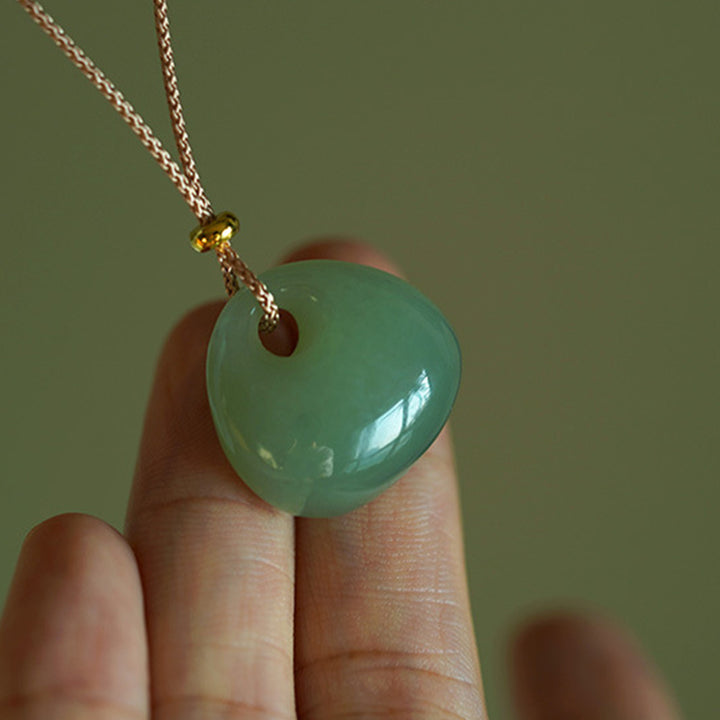 Collier pendentif porte-bonheur et prospérité en jade naturel Buddha Stones (couleur aléatoire)
