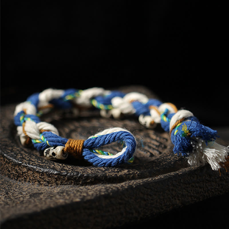 Bracelet porte-bonheur fait main en perles gravées de Buddha Stones Zakiram, déesse tibétaine de la richesse
