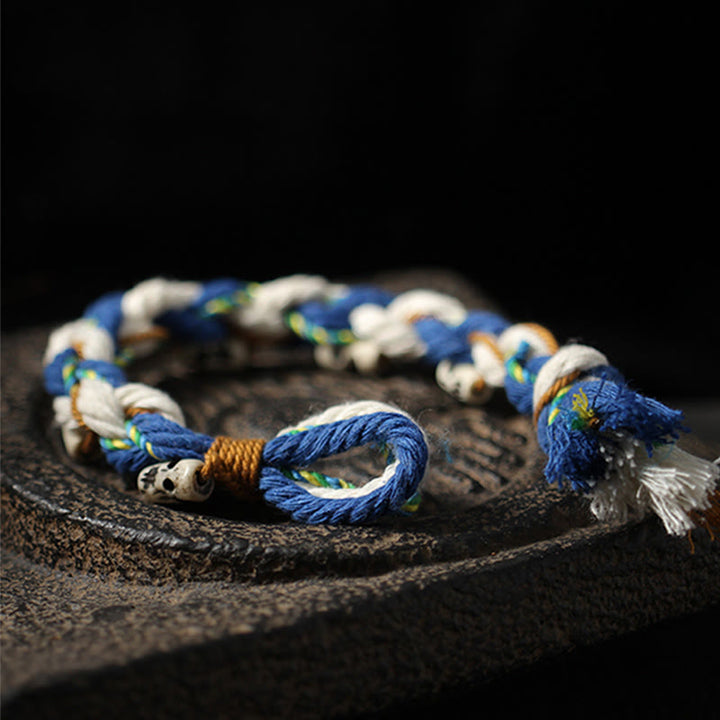 Bracelet porte-bonheur fait main en perles gravées de Buddha Stones Zakiram, déesse tibétaine de la richesse