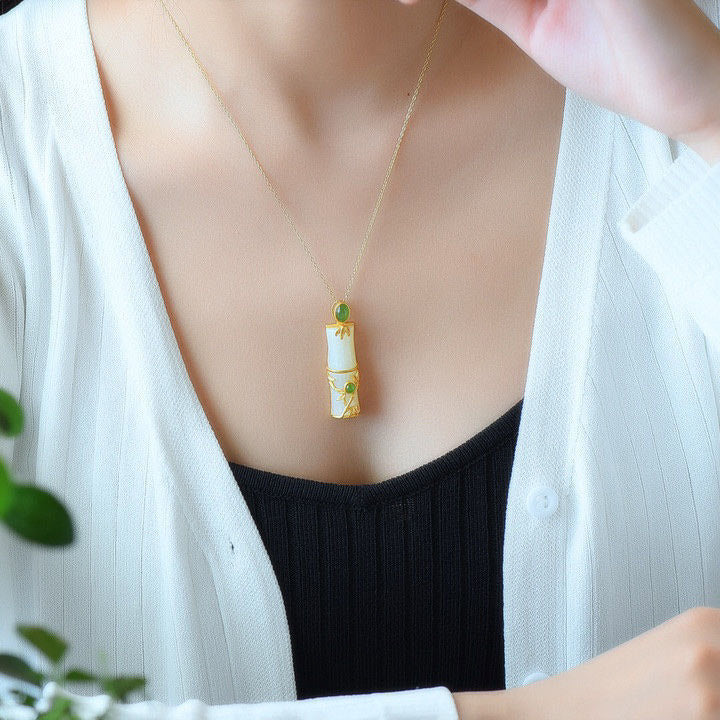 Collier pendentif de protection en bambou et jade blanc et jade cyan Buddha Stones
