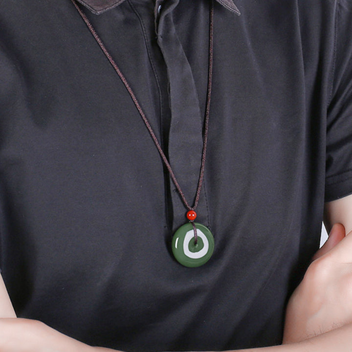 Collier avec pendentif en jade rond naturel et Buddha Stones, boucle de paix et de prospérité