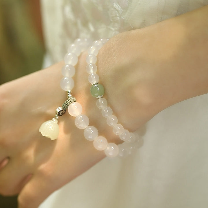 Bracelet de protection lotus en agate blanche et jade