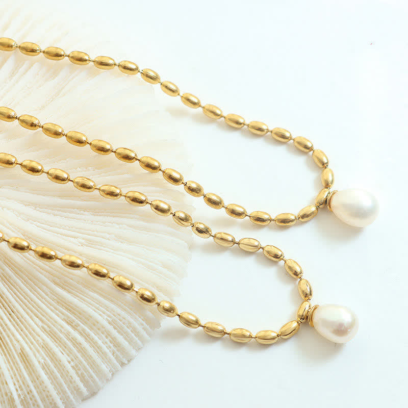 Collier avec pendentif en perles de paix
