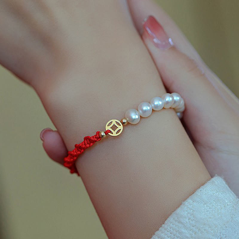 Bracelet tressé en fil rouge avec perles de protection et de chance plaquées or 14 carats