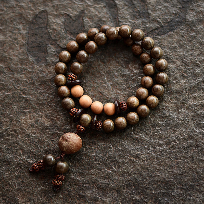 Bracelet Mala avec breloque de protection en bois de santal tibétain et Buddha Stones - Bracelet double tour (17 cm) - 10 mm - image 0