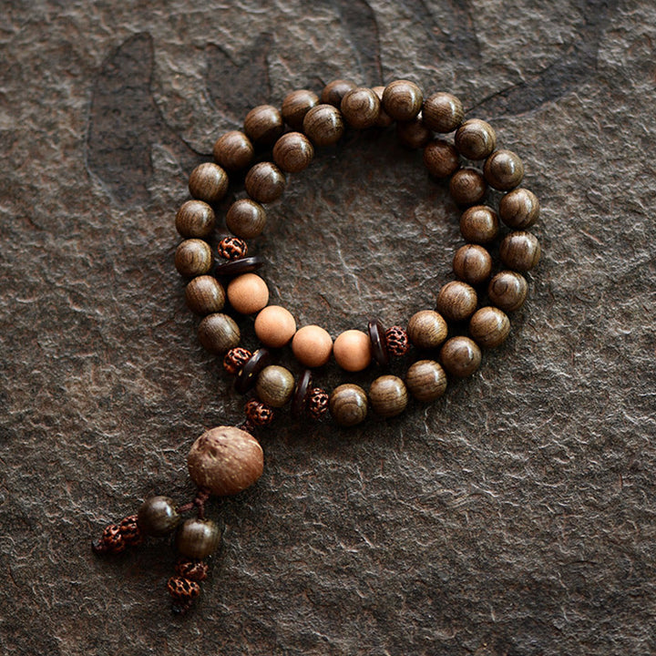 Bracelet Mala avec breloque de protection en bois de santal tibétain et Buddha Stones - Bracelet double tour (17 cm) - 10 mm - image 0