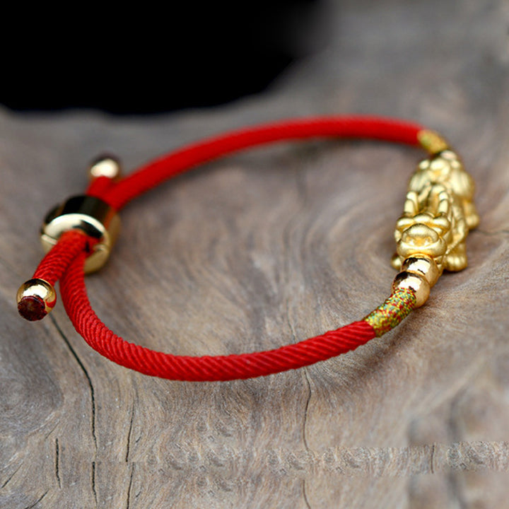 Bracelet porte-bonheur PiXiu en plaqué or 24 carats avec cordon rouge Buddha Stones
