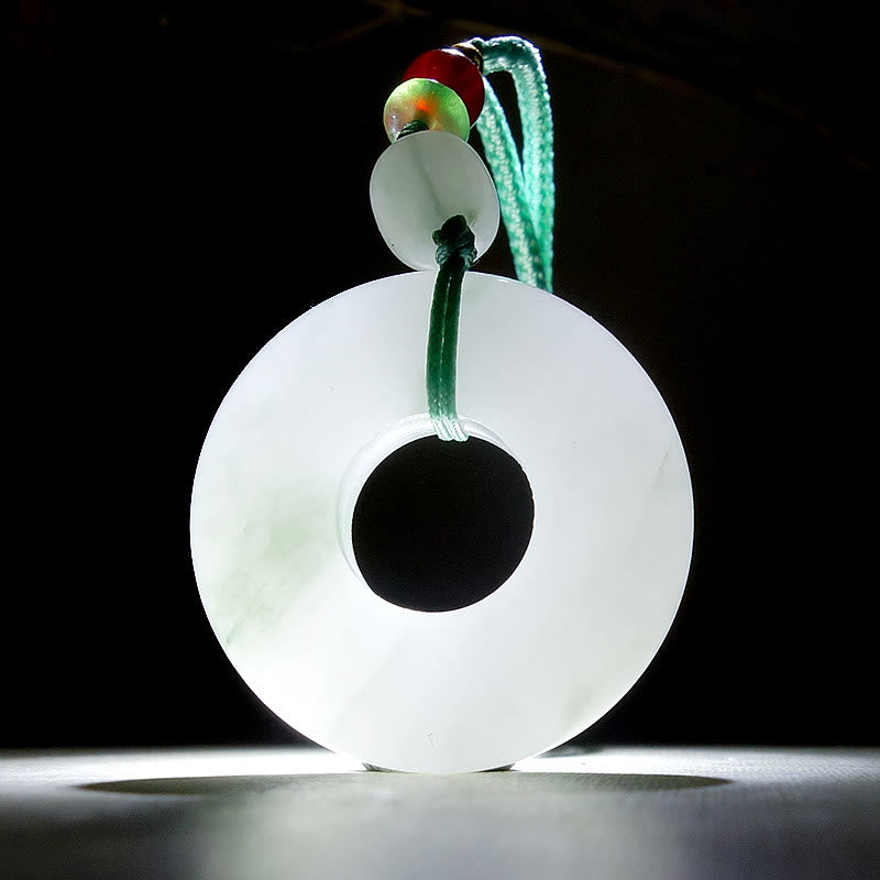 Collier pendentif en jade naturel avec boucle de paix et de prospérité en Buddha Stones