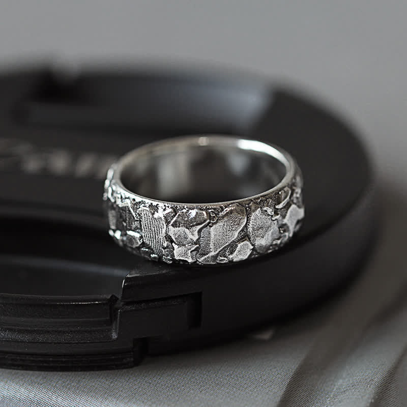 Bague en cuivre avec motif de roche et Buddha Stones