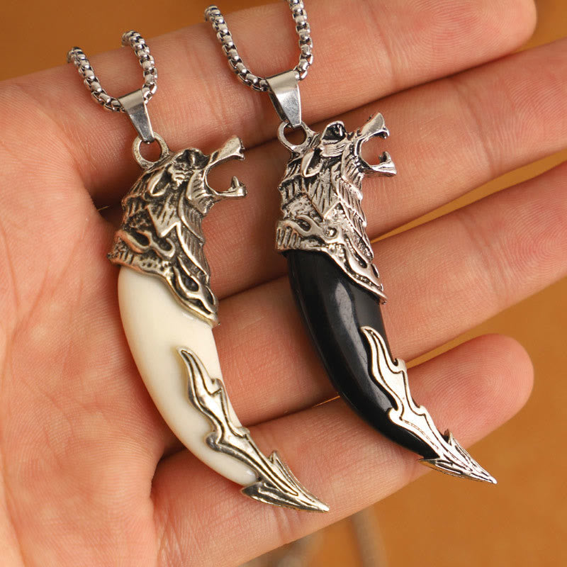 Collier pendentif d'équilibre en acier titane imitation dent de loup en Buddha Stones