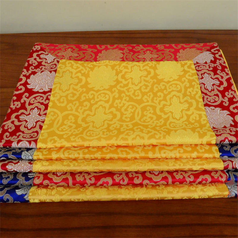 Chemin de table en brocart avec motif de fleur de dragon Vajra et symboles de bon augure