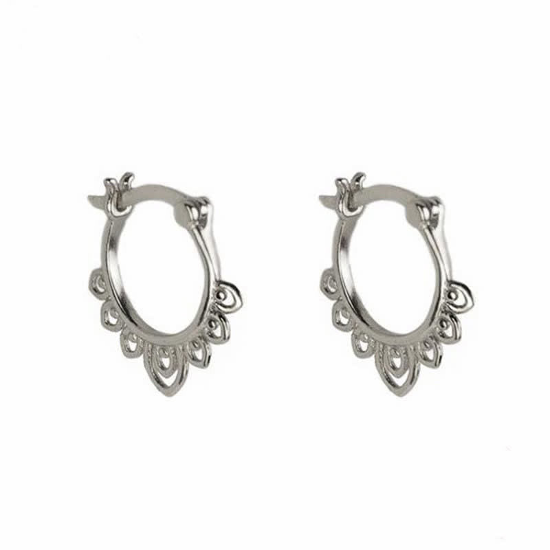 Boucles d'oreilles créoles porte-bonheur à motif de fleur de lotus ronde