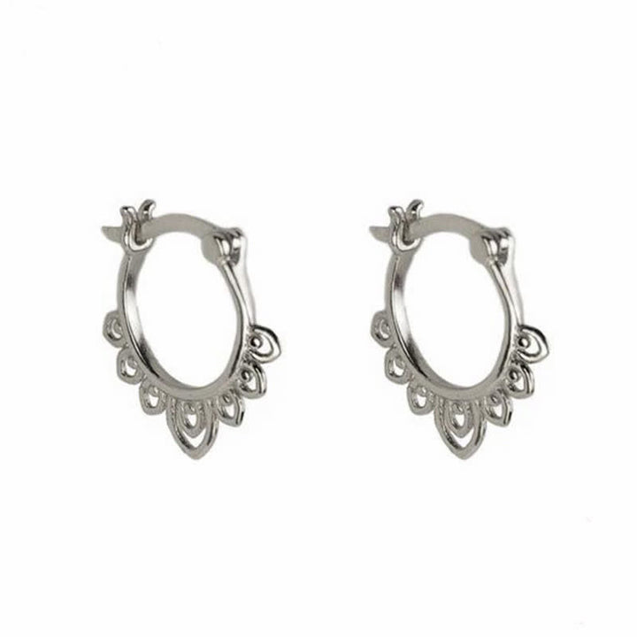 Boucles d'oreilles créoles porte-bonheur à motif de fleur de lotus ronde