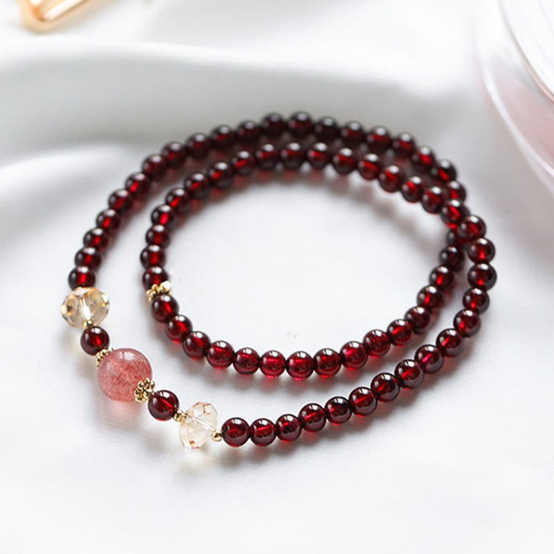 Bracelet double tour en quartz fraise et grenat naturel plaqué or 14 carats de Buddha Stones