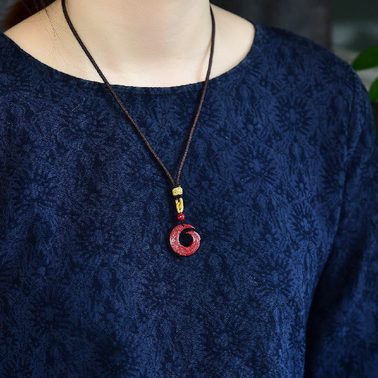 Collier pendentif en cinabre naturel avec pendentif de bénédiction en Buddha Stones pour améliorer la chance