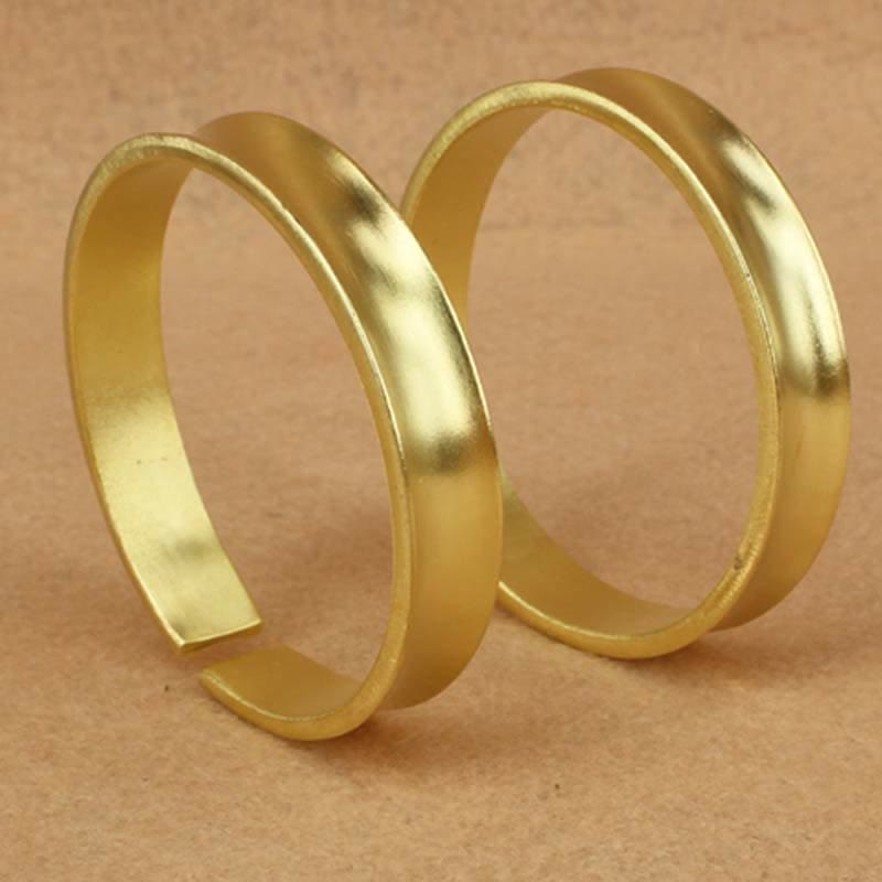 Bracelet manchette porte-bonheur en cuivre