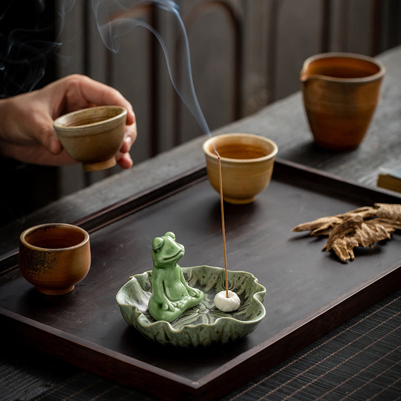 Brûleur d'encens en céramique avec motif de grenouille et de méditation en forme de Buddha Stones
