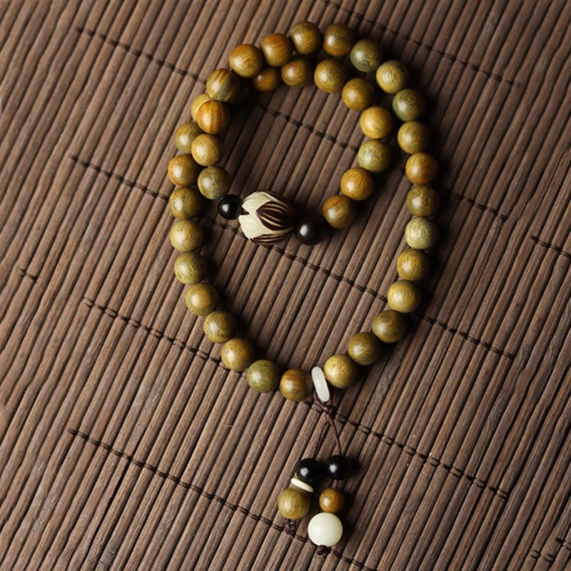 Bracelet double tour apaisant en bois de santal vert et graines de lotus Buddha Stones