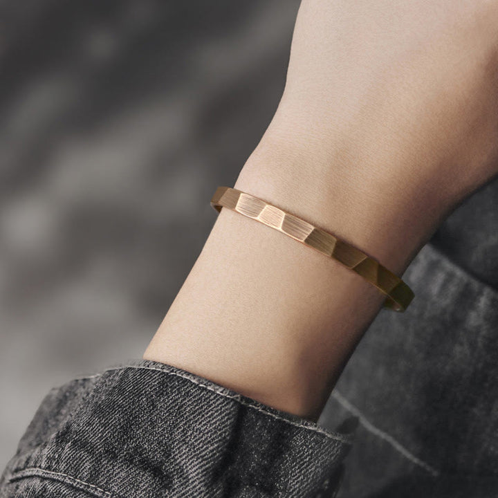 Bracelet manchette ajustable en cuivre au design rustique vintage