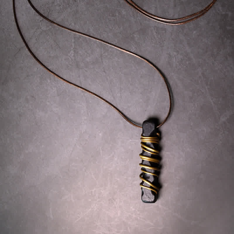 Collier pendentif en Buddha Stones, bois d'ébène du Tibet et laiton, symbole d'équilibre et de paix. - image 2