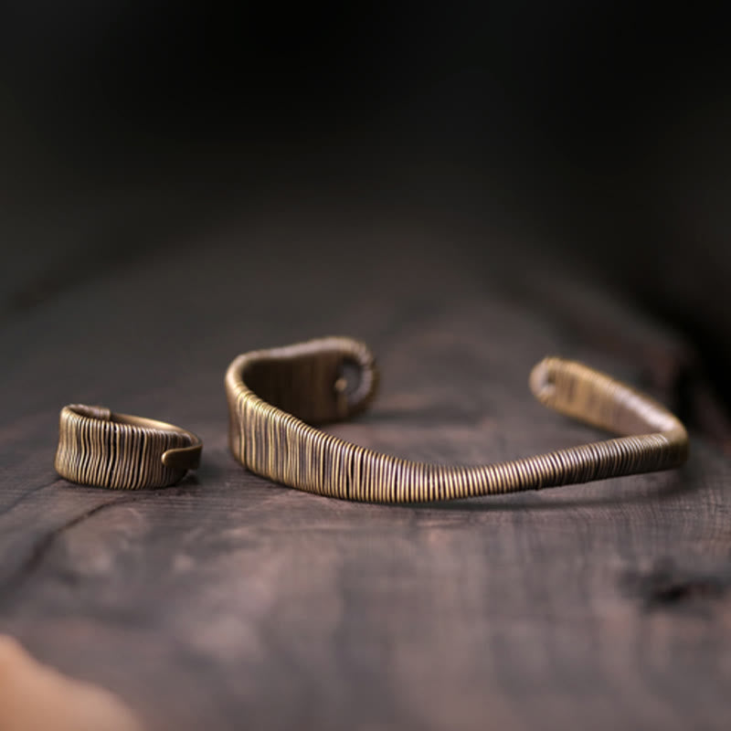 Bracelet manchette réglable en cuivre enroulé avec Buddha Stones au design simple pour la chance et la richesse