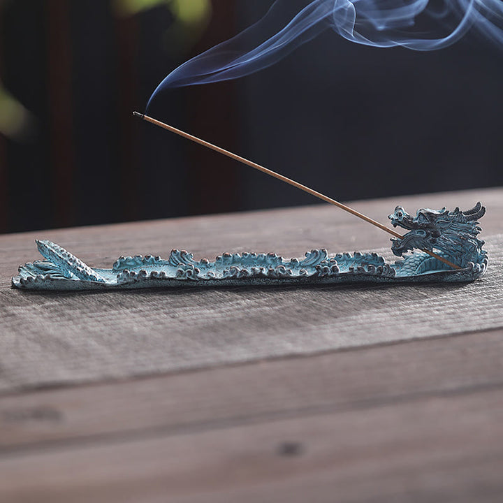 Brûleur d'encens en alliage de force de dragon de bon augure avec Buddha Stones
