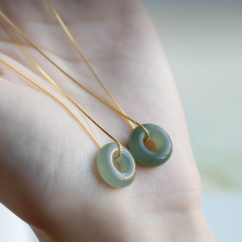 Collier pendentif en jade rond naturel Buddha Stones et boucle de paix, porte-bonheur et abondance - image 1