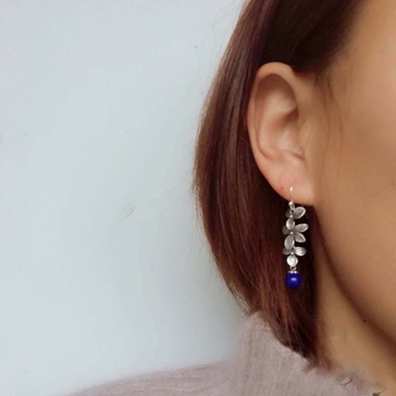 Boucles d'oreilles pendantes en argent sterling 925 avec Buddha Stones , turquoise, lazurite et lapis-lazuli, motif fleur et feuille, symbole de sérénité et de protection. - image 11