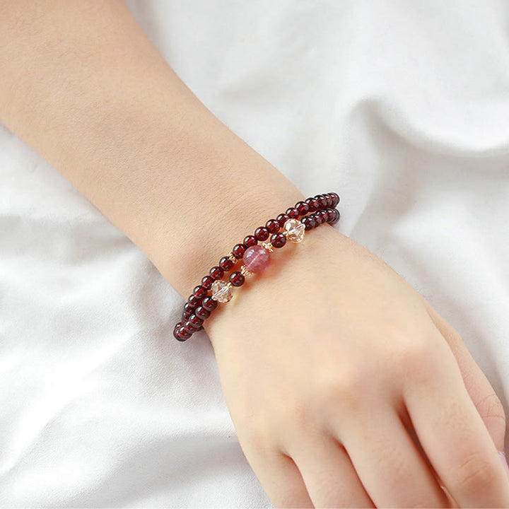 Bracelet double tour en quartz fraise et grenat naturel plaqué or 14 carats de Buddha Stones