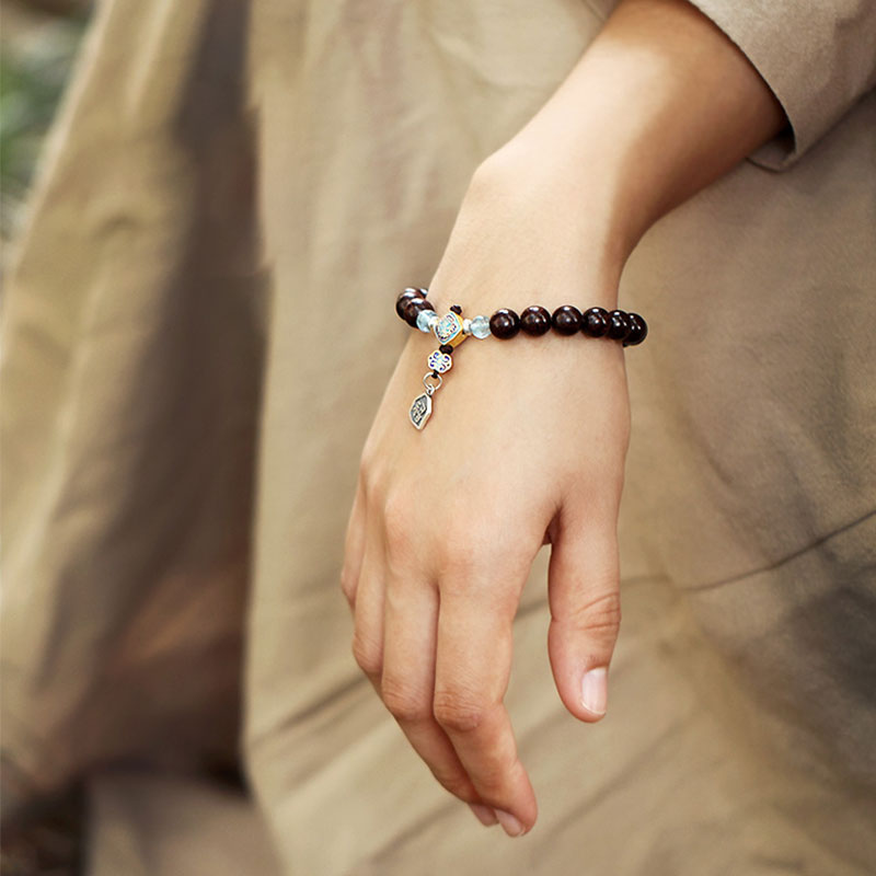 Bracelet de bénédiction en argent Buddha Stones 925 avec petites feuilles indiennes en bois de santal rouge et aigue-marine avec étoiles dorées