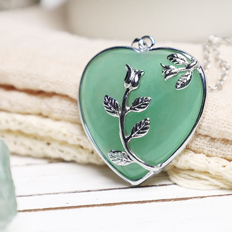 Colliers avec pendentif en forme de cœur en cristaux de guérison naturels en Buddha Stones