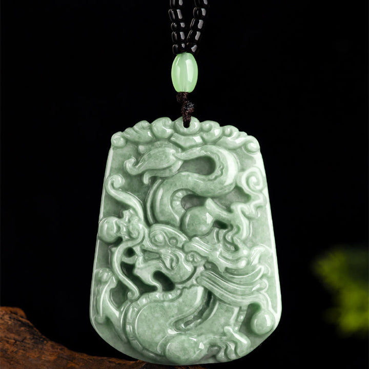 Collier avec pendentif en chaîne de perles de protection en jade et pierre de Buddha Stones Année du Dragon Zodiaque chinois