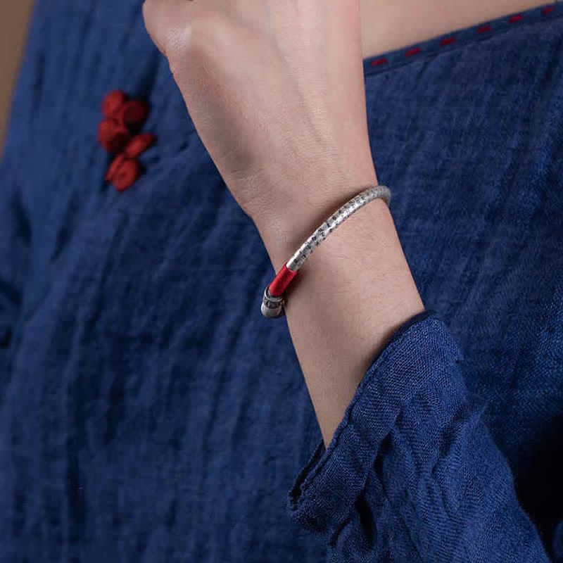Bracelet en corde rouge porte-bonheur Buddha Stones tibétaines Om Mani Padme Hum