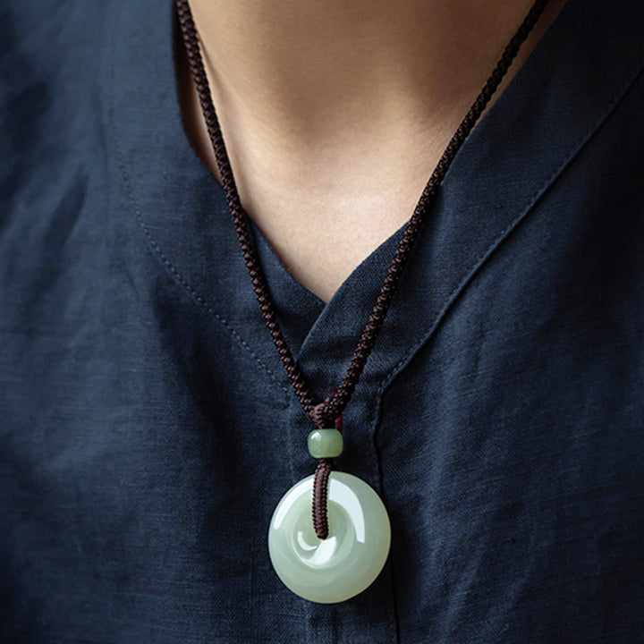 Collier pendentif en jade rond naturel Buddha Stones, boucle de paix, chance, prospérité